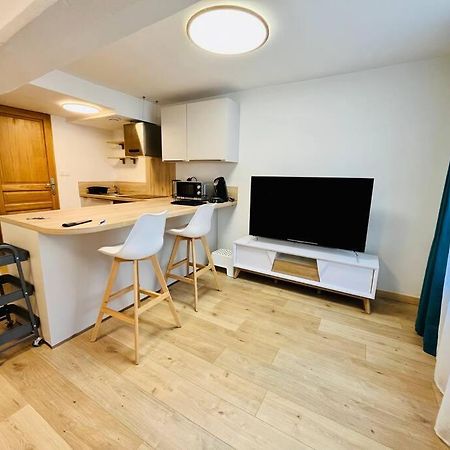 Stylish Studio In The Center Of Senlis Appartement Senlis  Buitenkant foto
