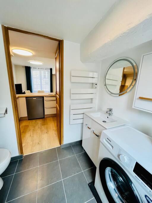 Stylish Studio In The Center Of Senlis Appartement Senlis  Buitenkant foto