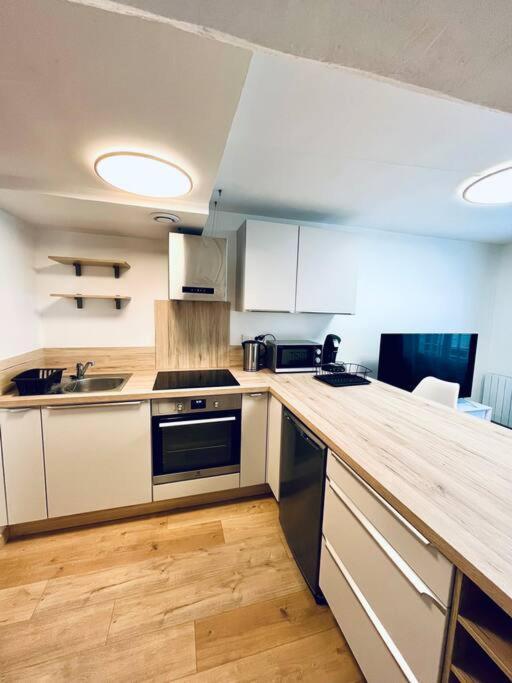 Stylish Studio In The Center Of Senlis Appartement Senlis  Buitenkant foto